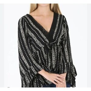 Romantic Gypsy Top Women's 4X Black White Floral Wide Sleeves Crochet Boho